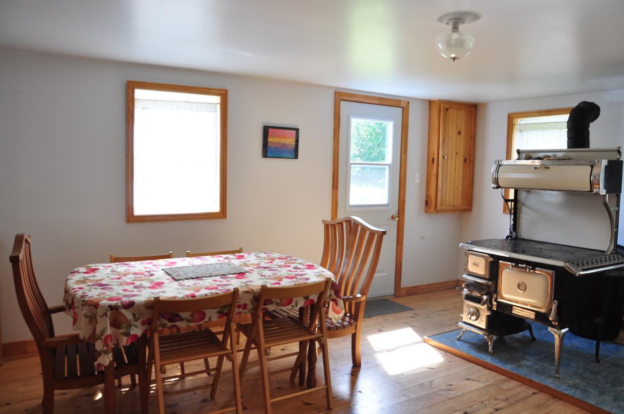 منزل الضيف Indian Brook  في Breton Cove Farmhouse المظهر الخارجي الصورة