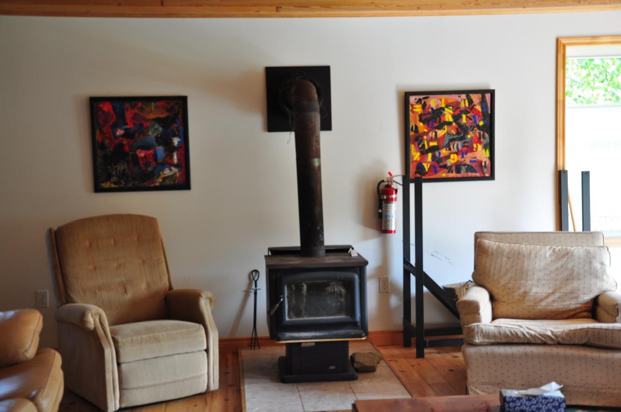 منزل الضيف Indian Brook  في Breton Cove Farmhouse المظهر الخارجي الصورة